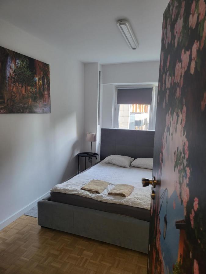 Studio Zelazna Rooms Near Old Town Warsaw Ngoại thất bức ảnh