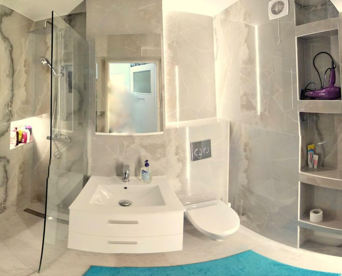 Studio Zelazna Rooms Near Old Town Warsaw Ngoại thất bức ảnh